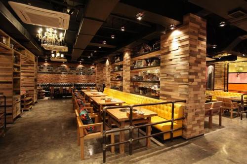 150㎡火鍋店，考慮復古風