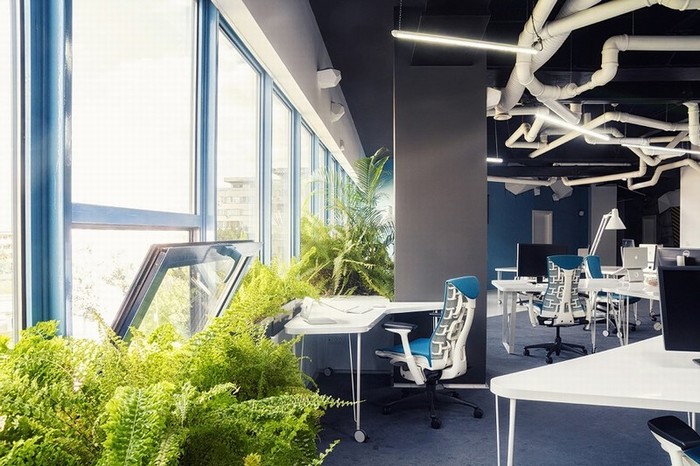 300多方辦公室，工業科技風